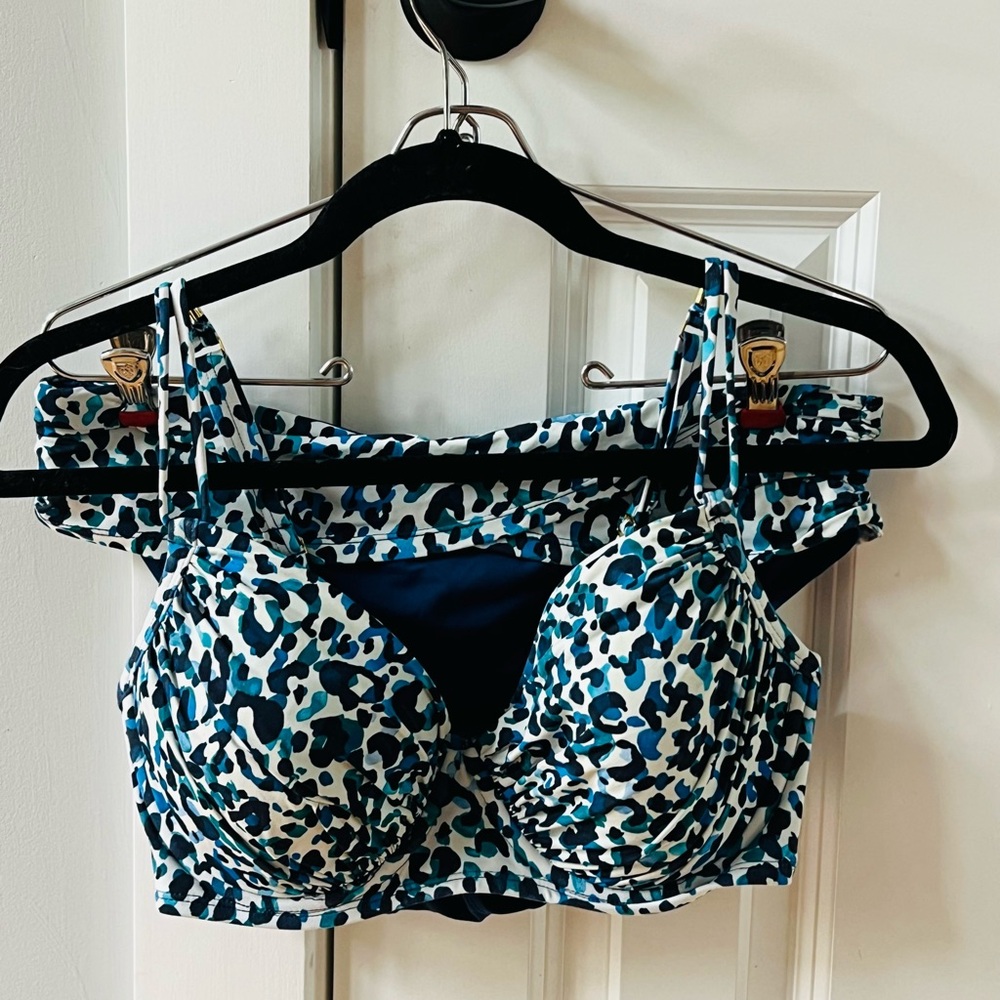 Bleu Rod Beattie Girls Gone Wild Underwire Top 34D and Sarong Hipster Bottom, 10